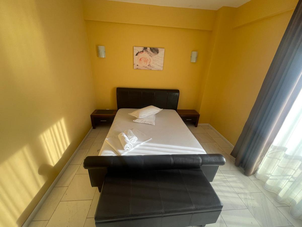 Sophia Lake View Suite Mamaia Esterno foto