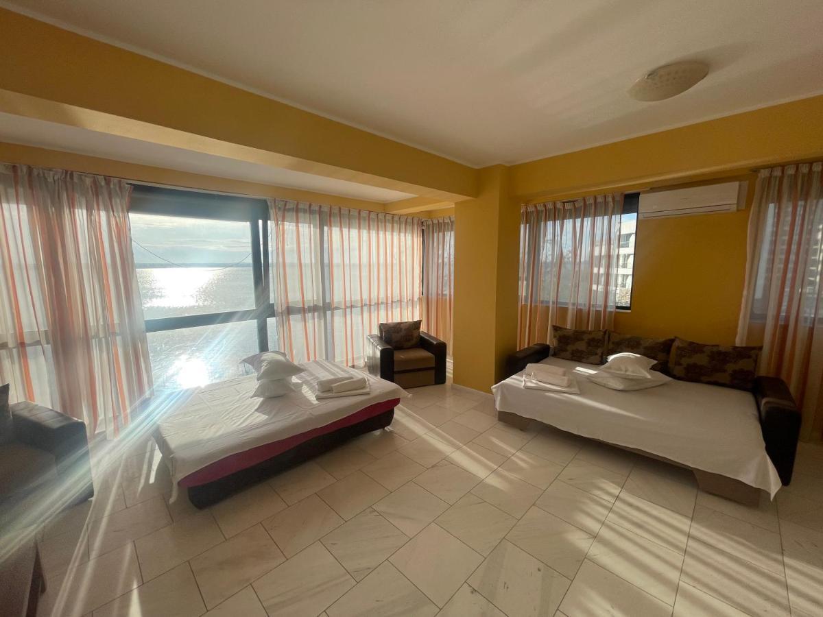 Sophia Lake View Suite Mamaia Esterno foto