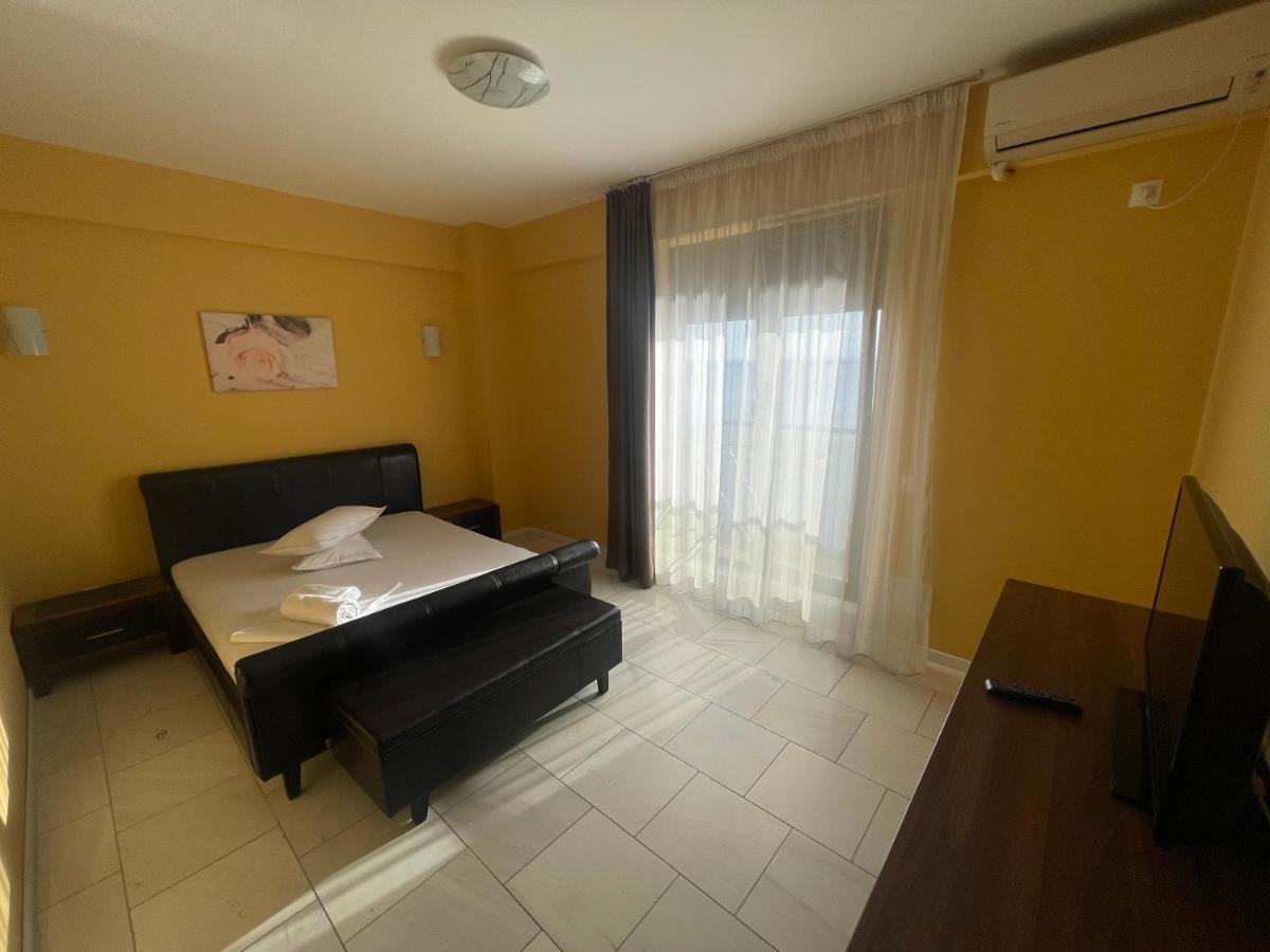 Sophia Lake View Suite Mamaia Esterno foto