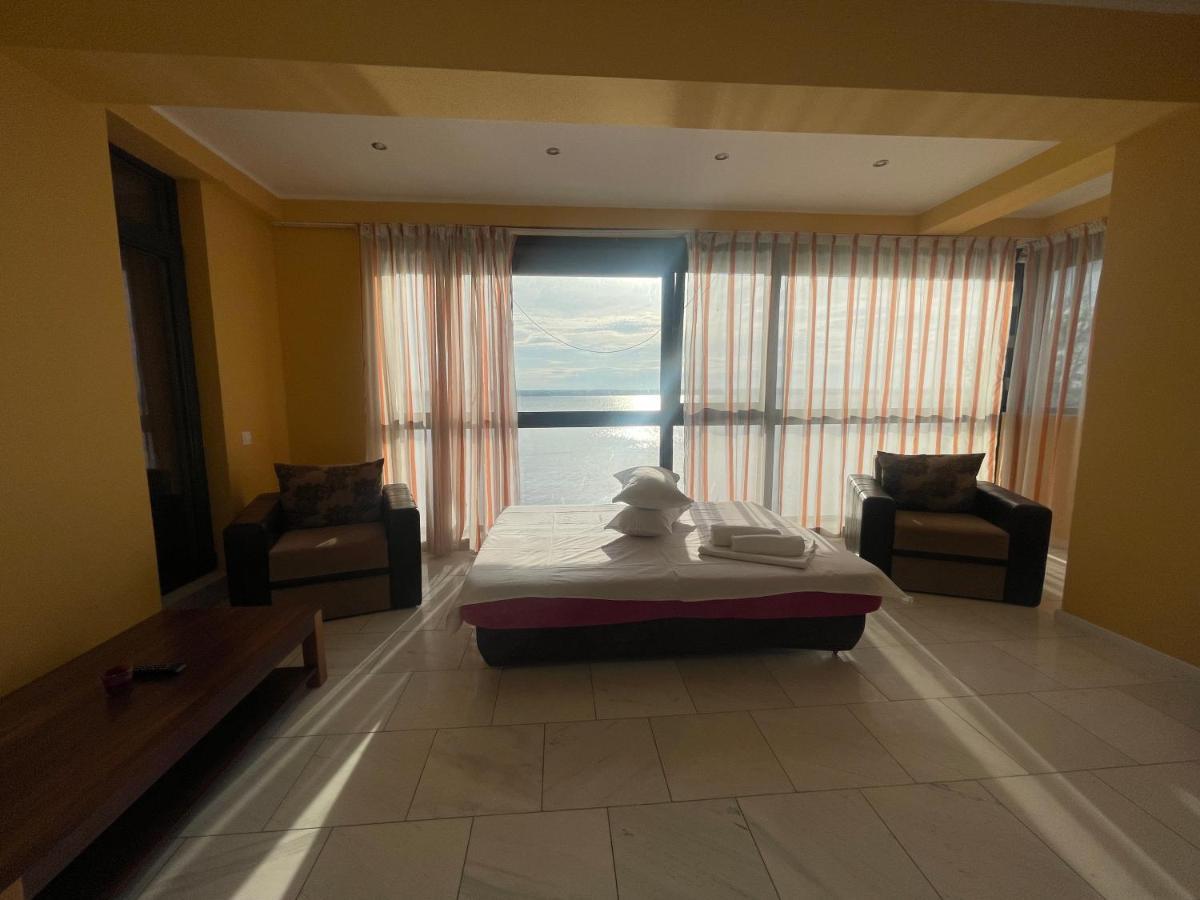 Sophia Lake View Suite Mamaia Esterno foto