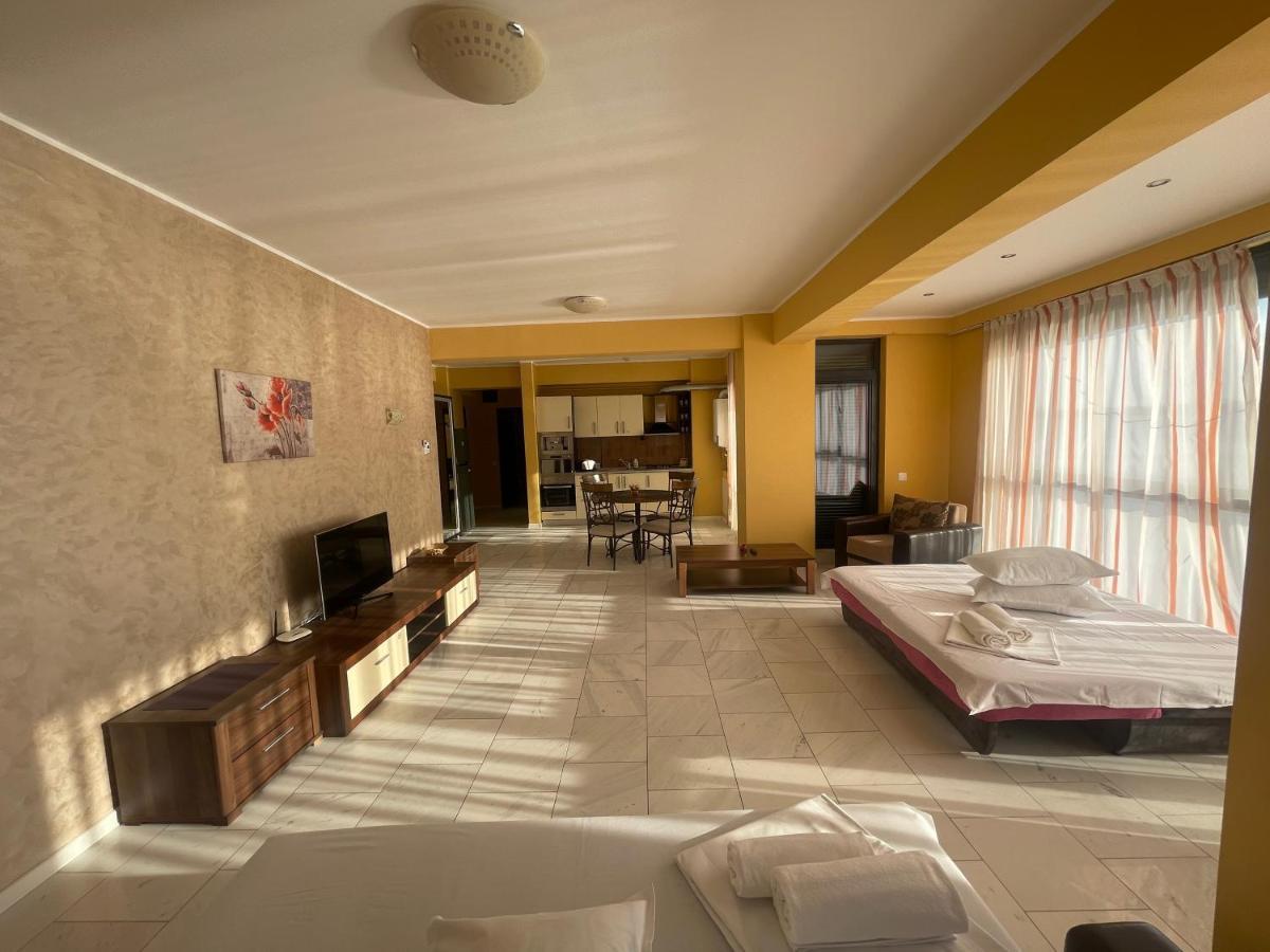 Sophia Lake View Suite Mamaia Esterno foto