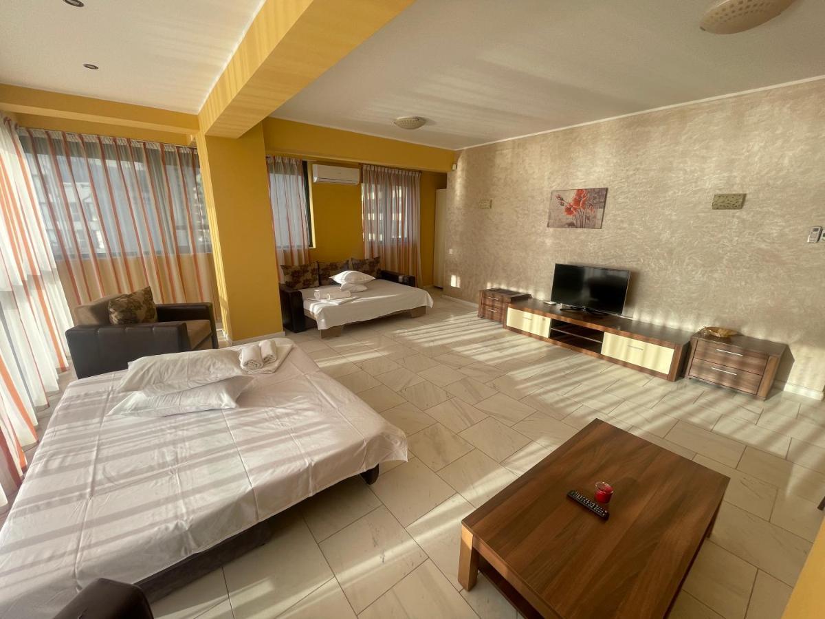 Sophia Lake View Suite Mamaia Esterno foto