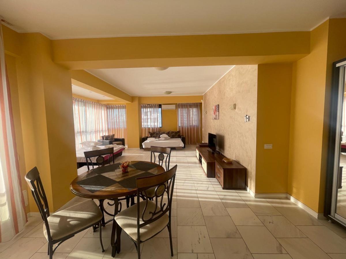 Sophia Lake View Suite Mamaia Esterno foto