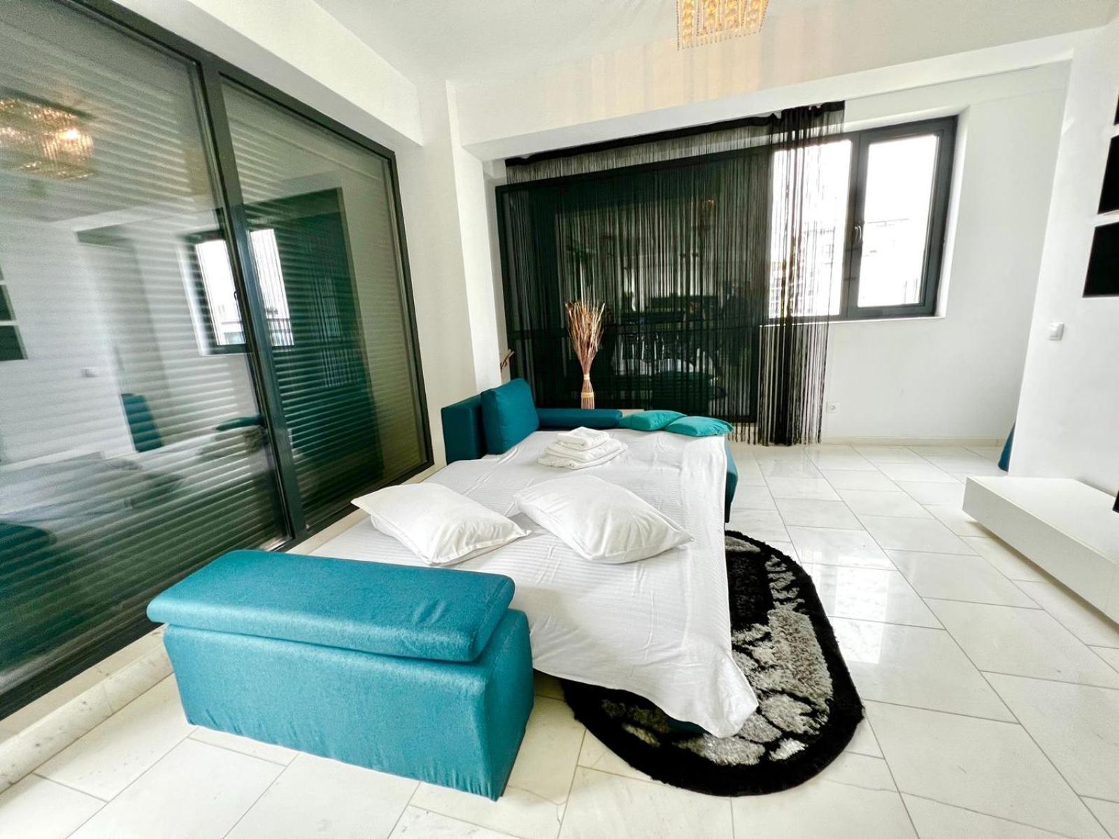 Sophia Lake View Suite Mamaia Esterno foto