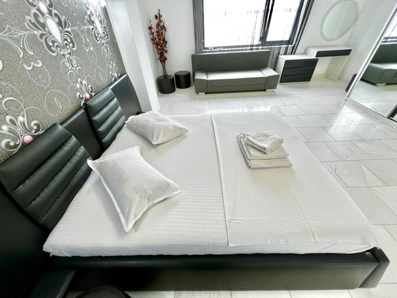 Sophia Lake View Suite Mamaia Esterno foto