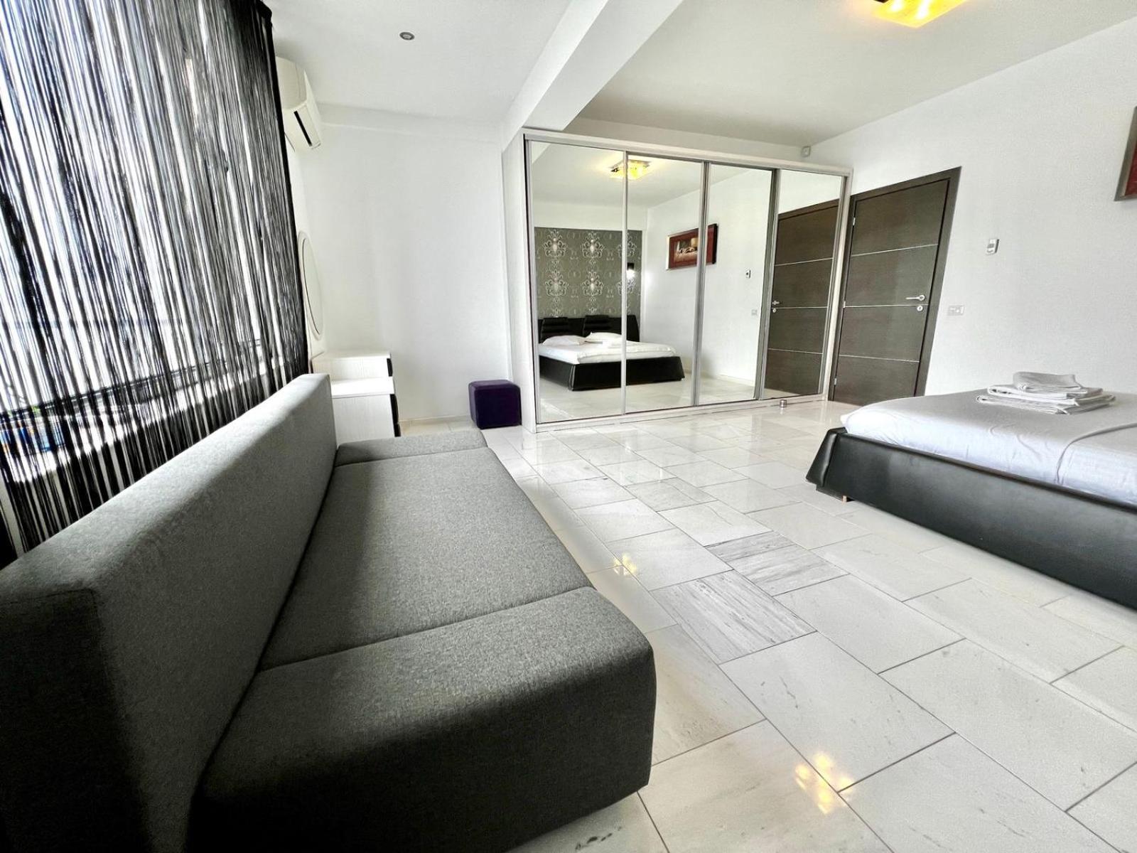 Sophia Lake View Suite Mamaia Esterno foto