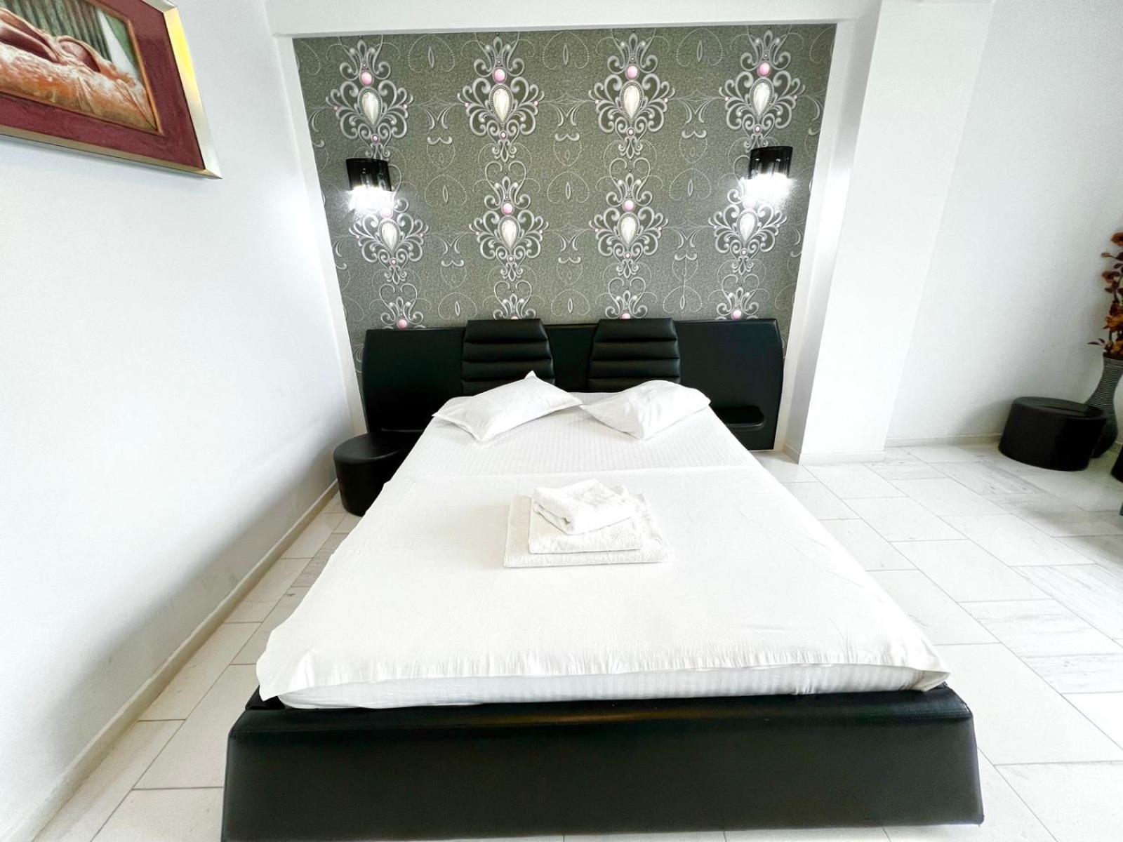 Sophia Lake View Suite Mamaia Esterno foto