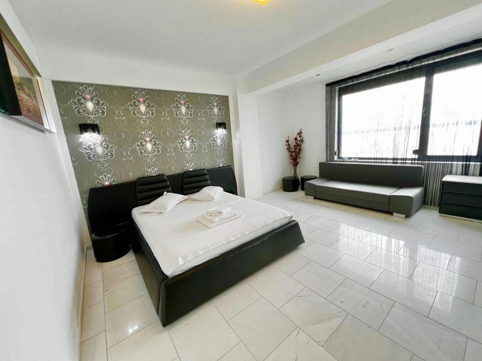Sophia Lake View Suite Mamaia Esterno foto