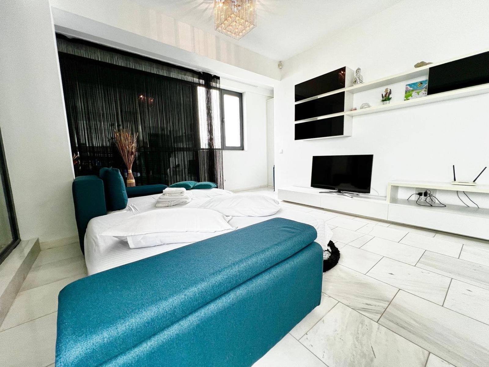 Sophia Lake View Suite Mamaia Esterno foto