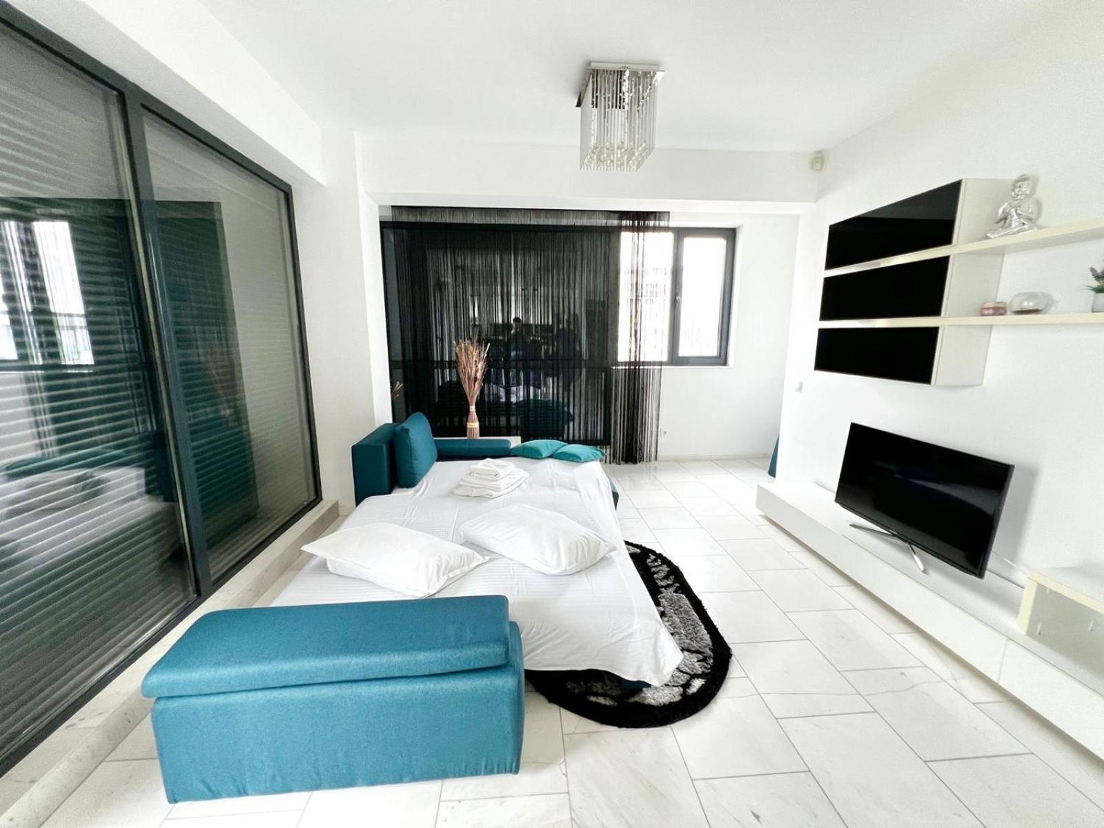 Sophia Lake View Suite Mamaia Esterno foto