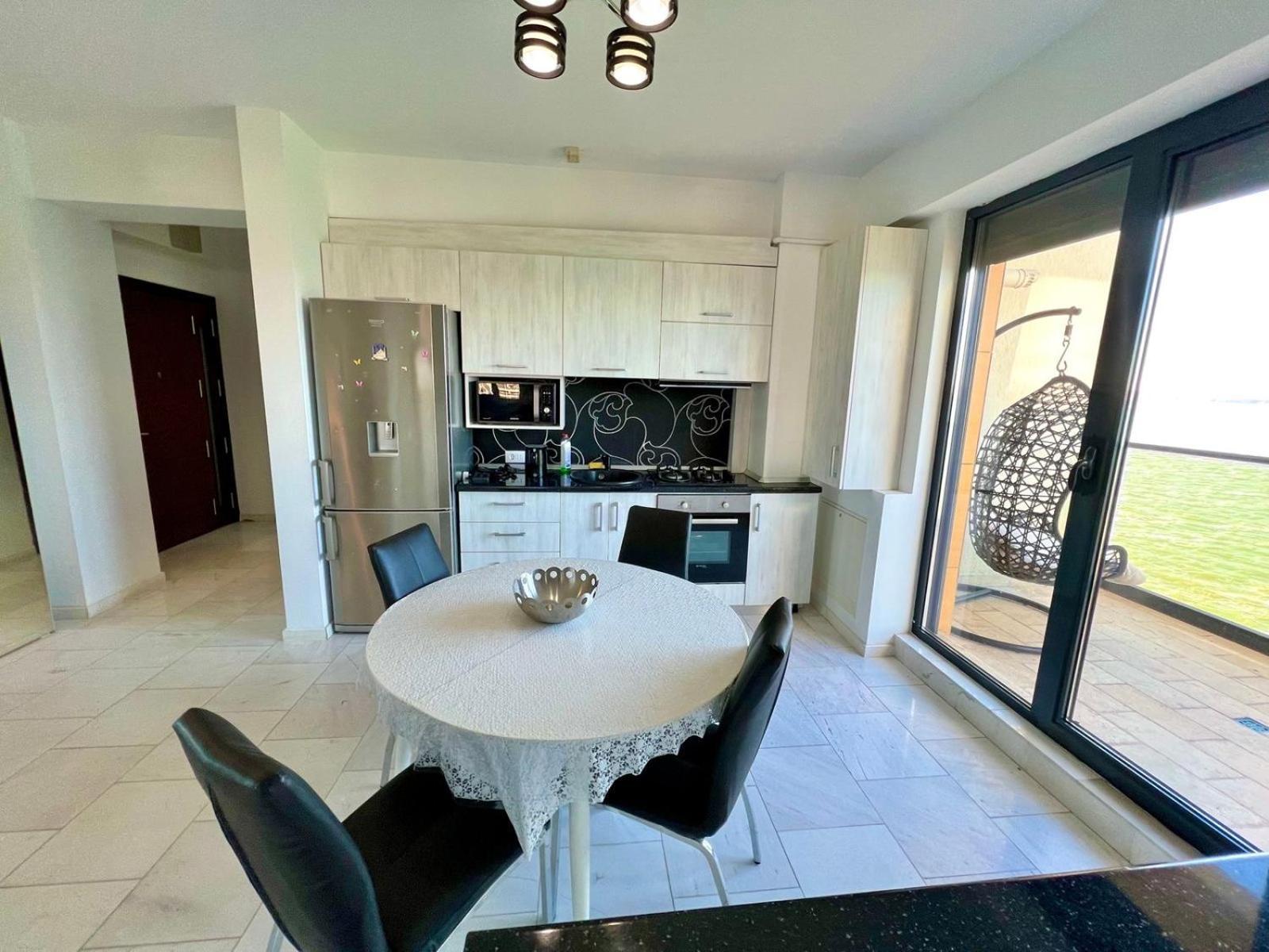 Sophia Lake View Suite Mamaia Esterno foto