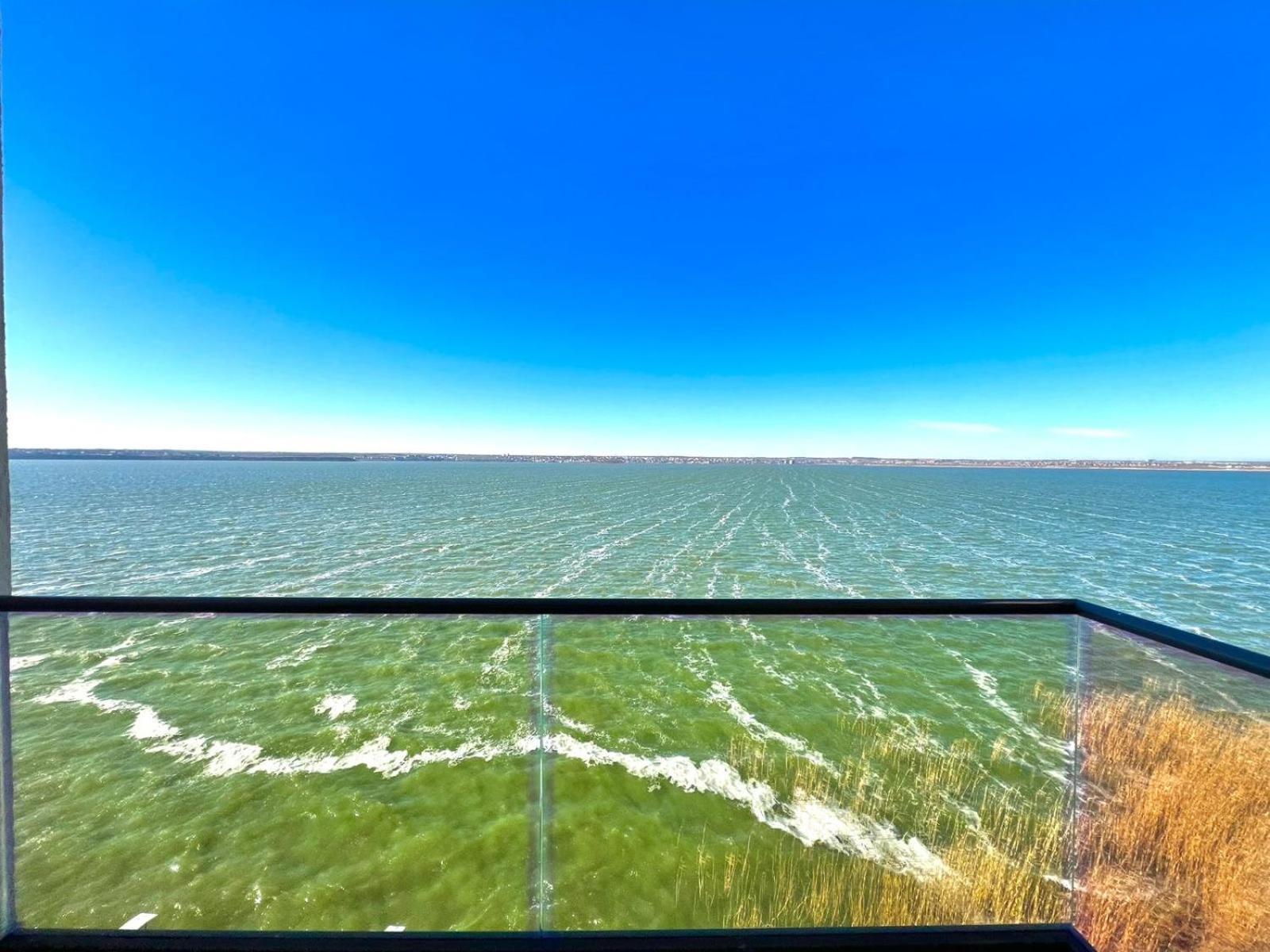 Sophia Lake View Suite Mamaia Esterno foto