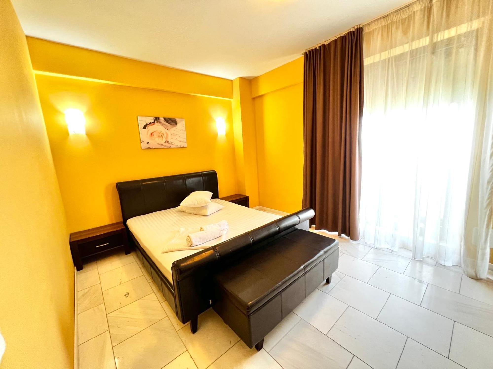 Sophia Lake View Suite Mamaia Esterno foto