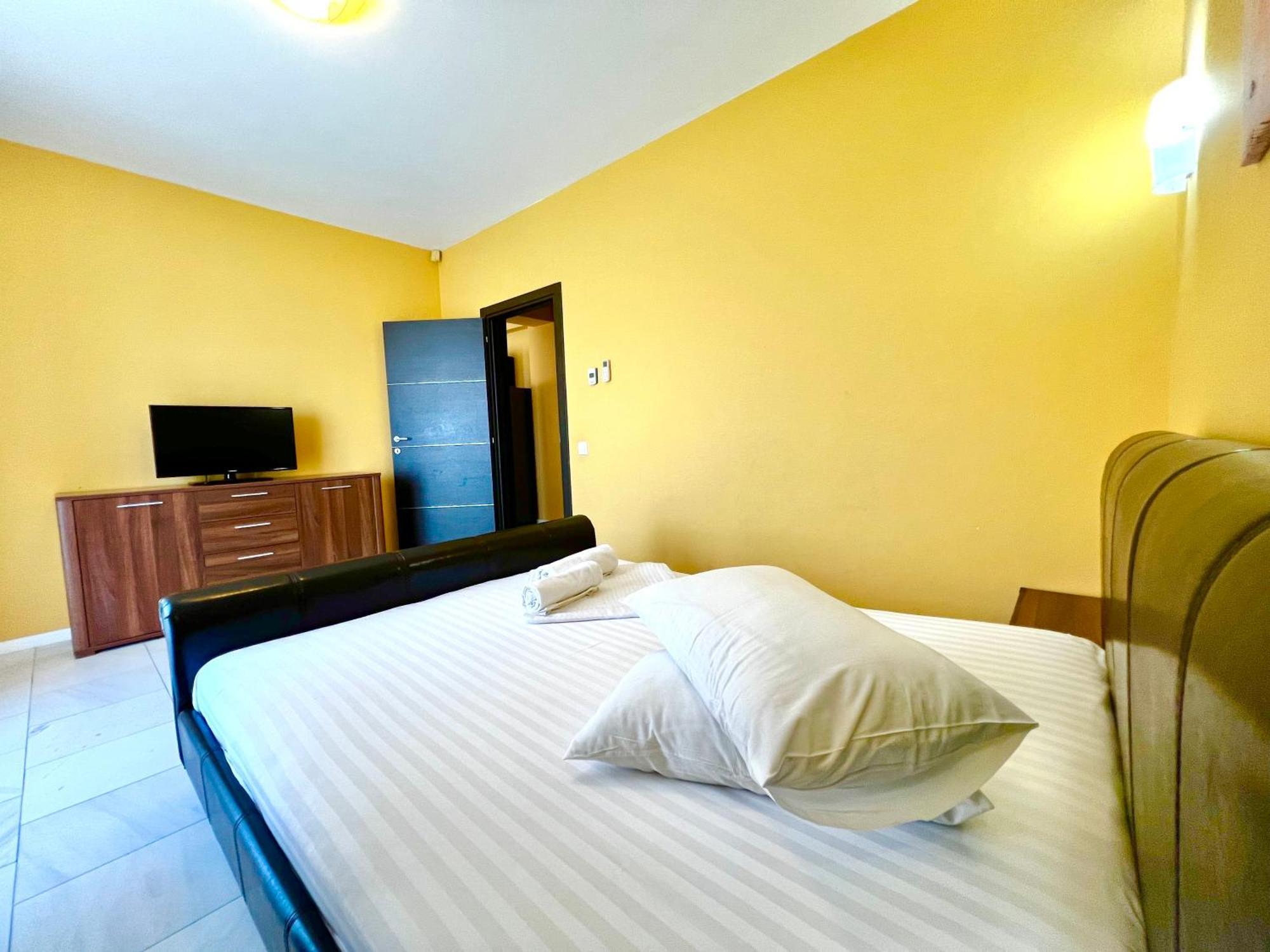 Sophia Lake View Suite Mamaia Esterno foto