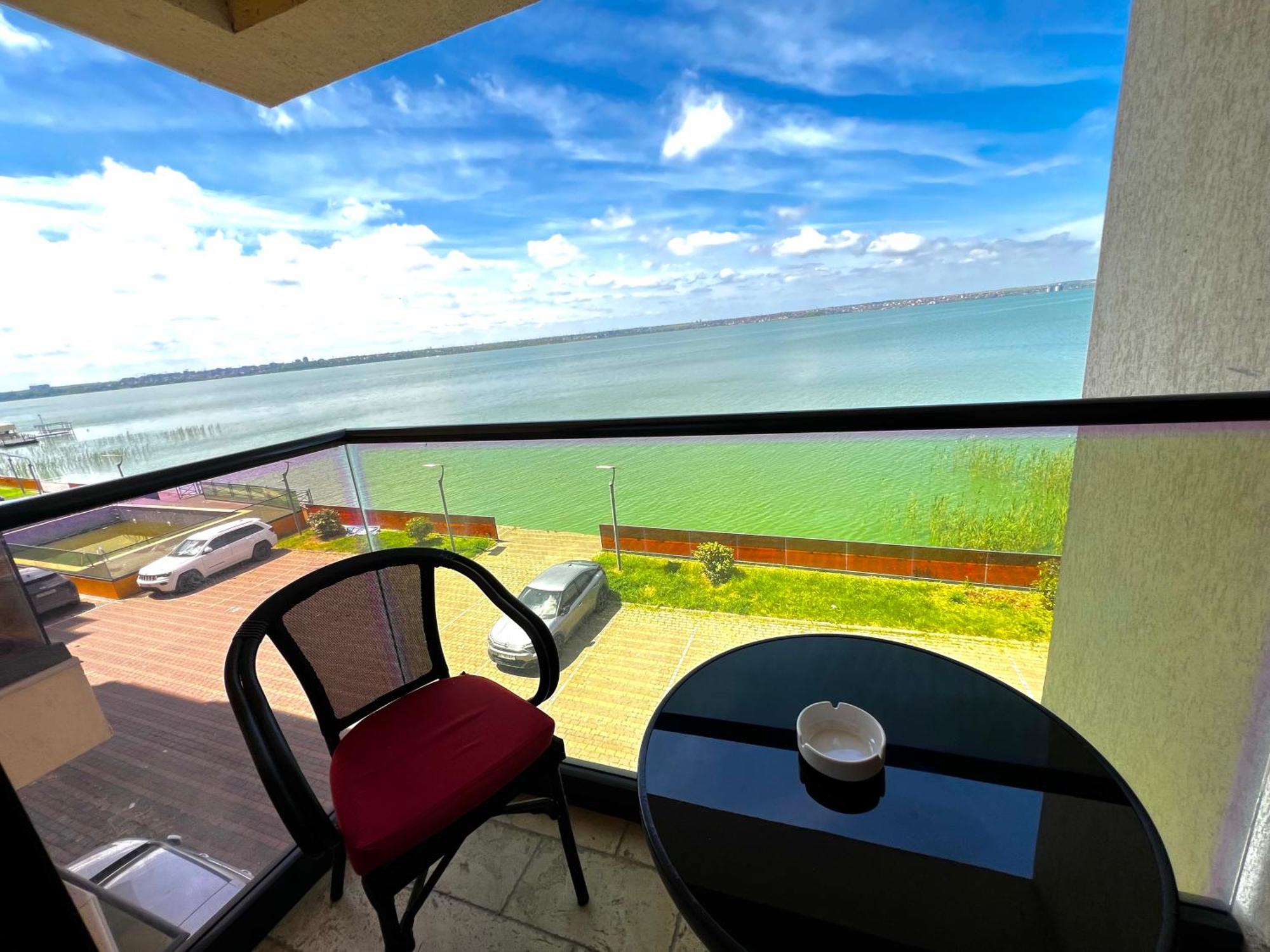 Sophia Lake View Suite Mamaia Esterno foto